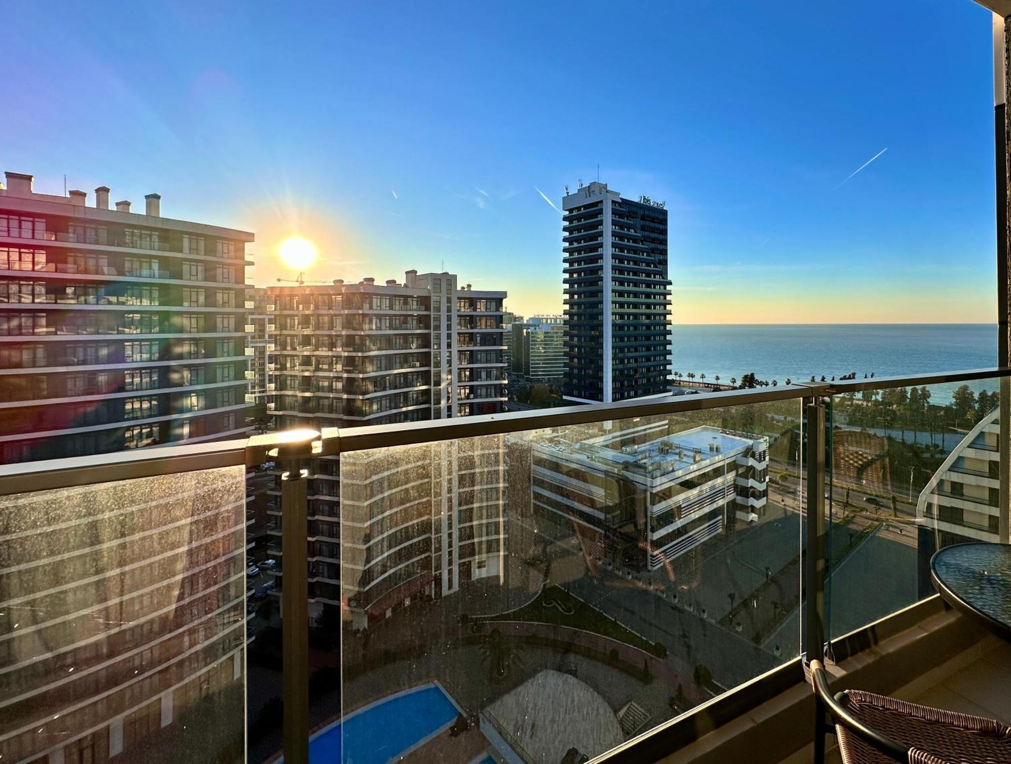 Batumi Boulevard Resort Екстер'єр фото